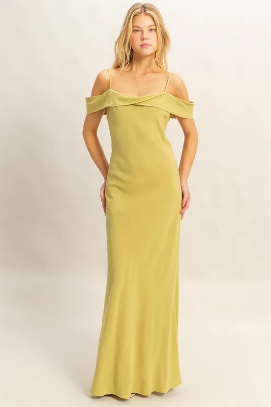 Flattering Fit Cami Maxi Dress – outfit idea for women | Ro + Ivy