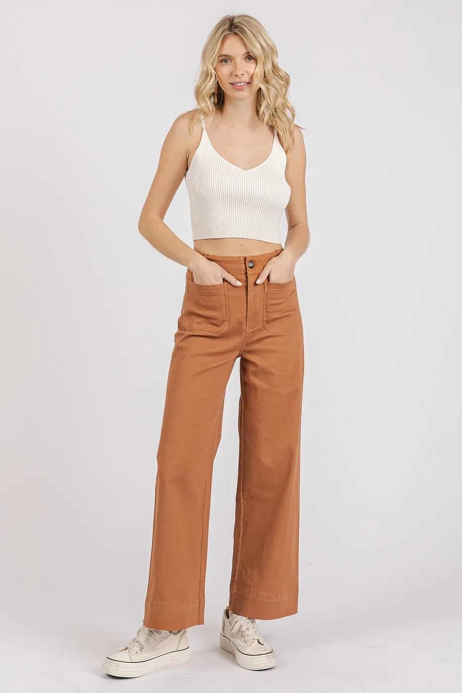 Twill Patch Pocket High Rise Wide Leg Pants in Cinnamon – outfit idea for women | Ro + Ivy