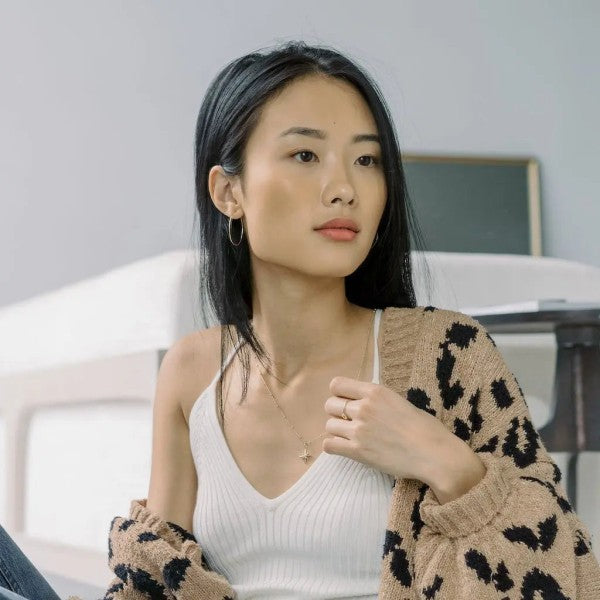 North Star Necklace – outfit idea for women | Ro + Ivy
