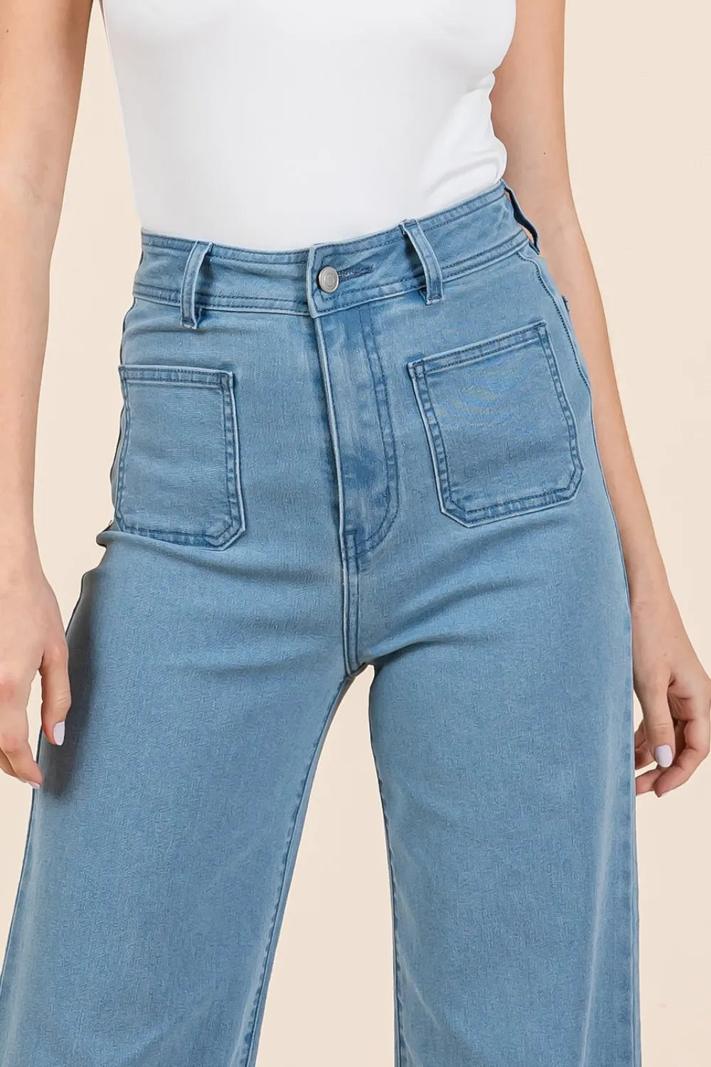High Waist Front Patch Pockets Wide Leg Jeans – outfit idea for women | Ro + Ivy
