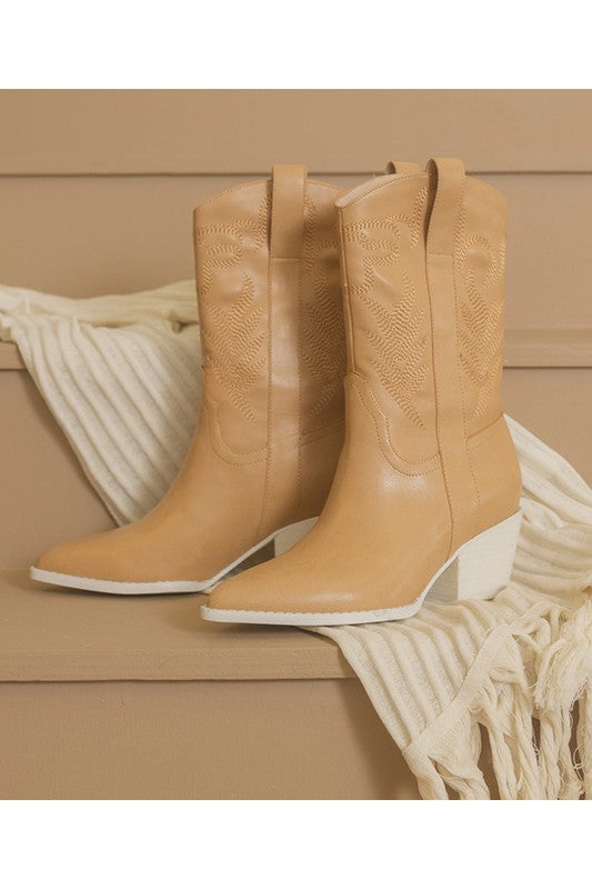 Sephira-Western Embroidered Boots – outfit idea for women | Ro + Ivy
