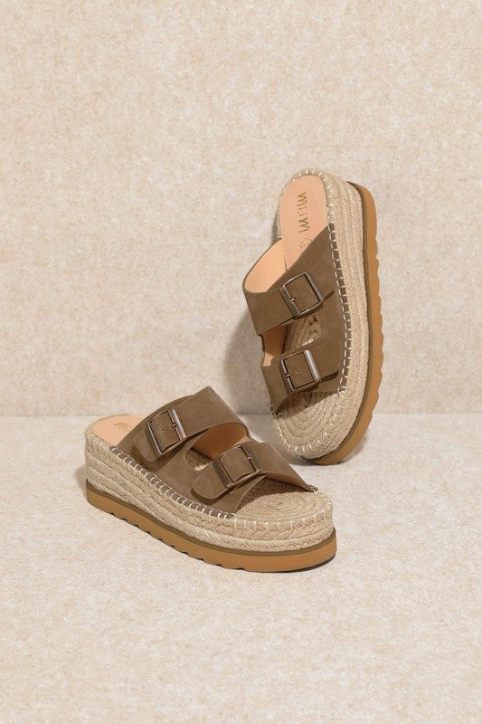 Hazel Espadrille Platform Slides – outfit idea for women | Ro + Ivy