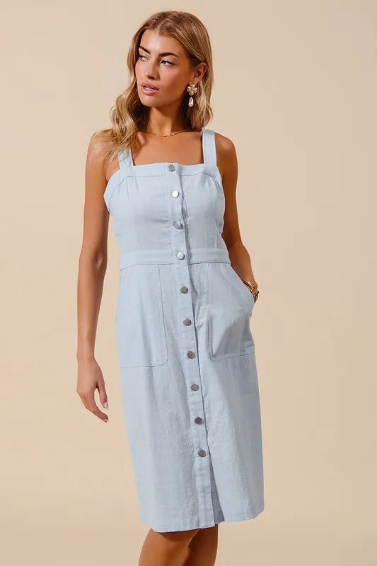 Button Down Pocket Front Pinafore Knee Length Dress in LT Denim – outfit idea for women | Ro + Ivy