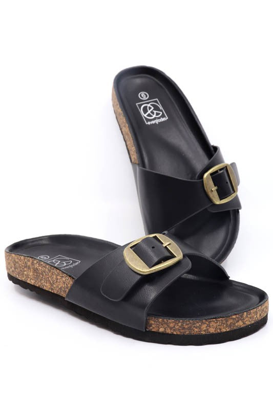 Boho Slide Sandals – Black outfit idea for women | Ro + Ivy