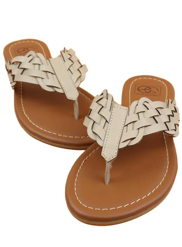Woven Flip-Flop Sandal Trendy Flip-flops Outfit Idea for Women | Ro + Ivy