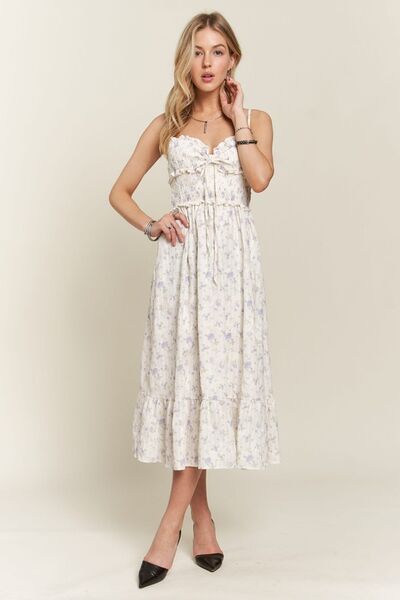 Smocked Floral Sweetheart Neck Cami Dress in Lavender Trendy Midi Dresses Outfit Idea for Women | Ro + Ivy