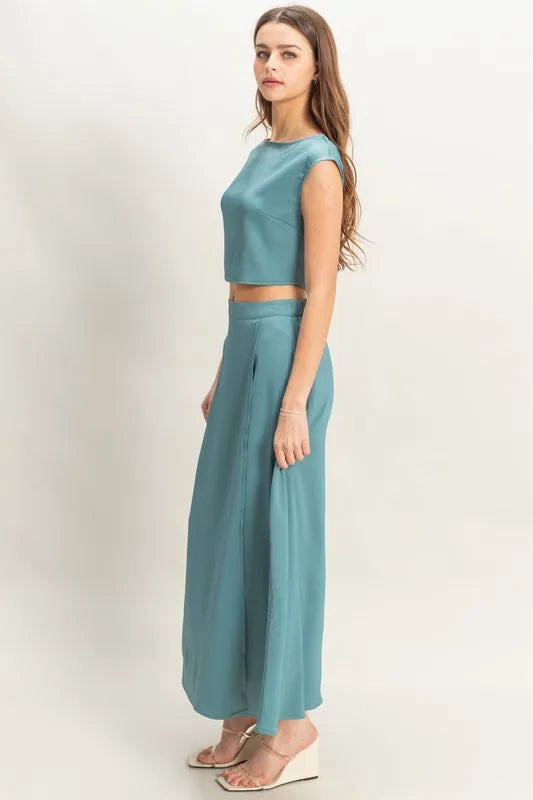 Sleeveless Top And Maxi Skirt Set – outfit idea for women | Ro + Ivy
