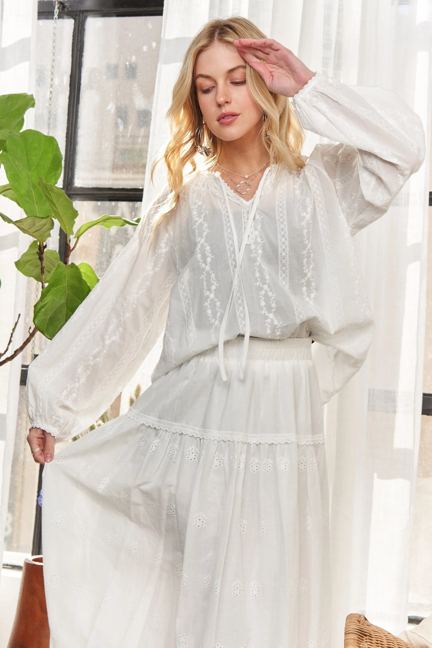 Cotton Peasant Top – outfit idea for women | Ro + Ivy