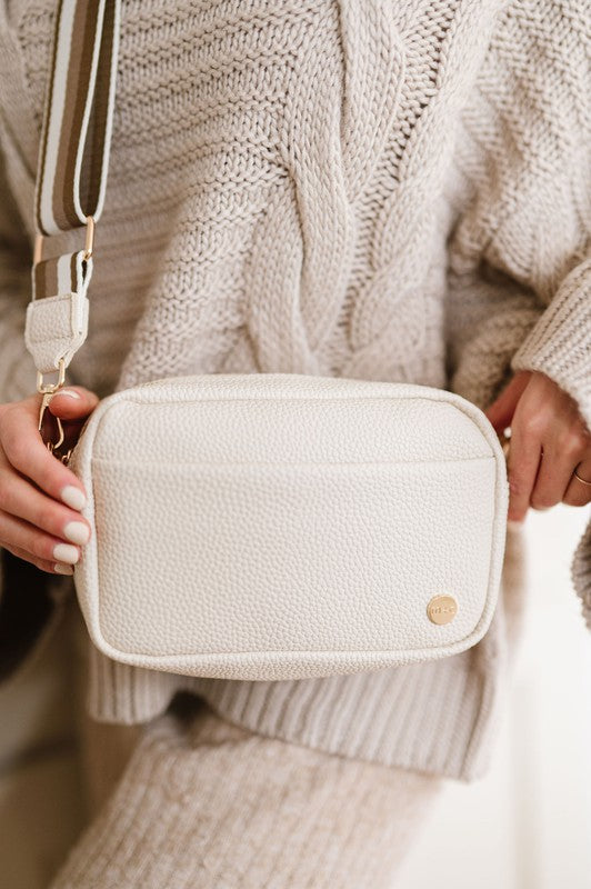 Willow Crossbody Belt Bag Fanny Pack Trendy Crossbody Bags Outfit Idea for Women | Ro + Ivy