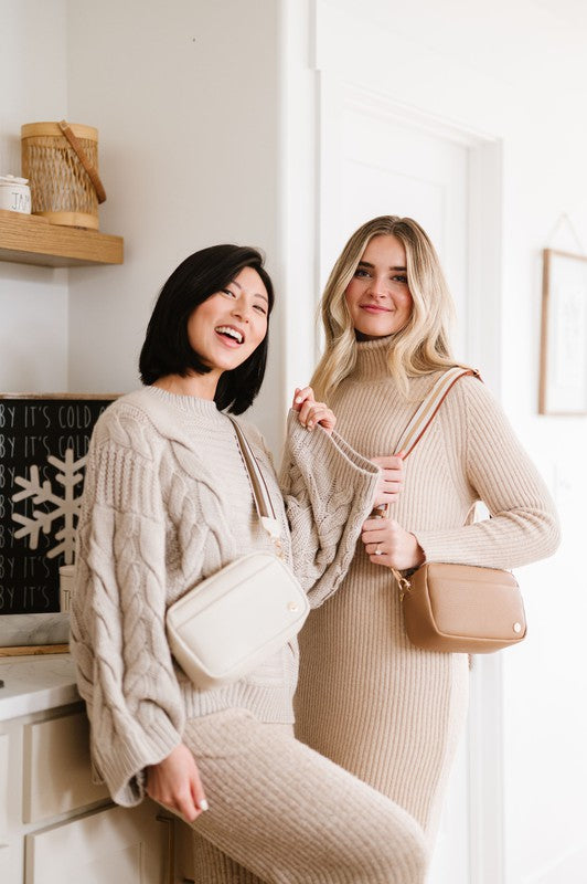Willow Crossbody Belt Bag Fanny Pack – outfit idea for women | Ro + Ivy