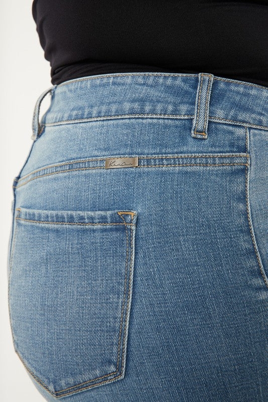Plus High Rise Tall Trouser Wide Leg Jeans – outfit idea for women | Ro + Ivy
