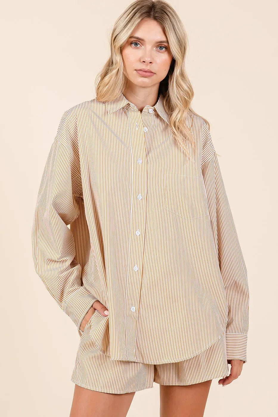 Striped Shirt And Shorts Set – outfit idea for women | Ro + Ivy