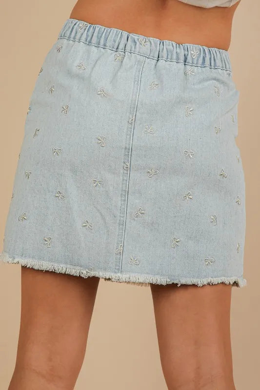 Bow Printed Casual Denim Mini Skirt – outfit idea for women | Ro + Ivy