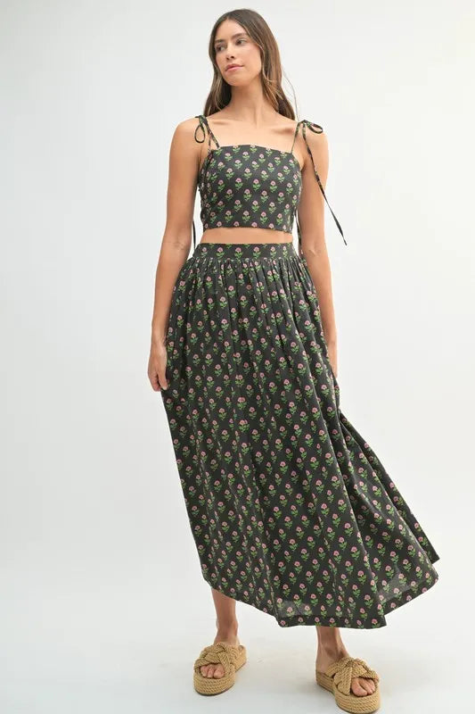 Floral Crop Top And Skirt Set – outfit idea for women | Ro + Ivy