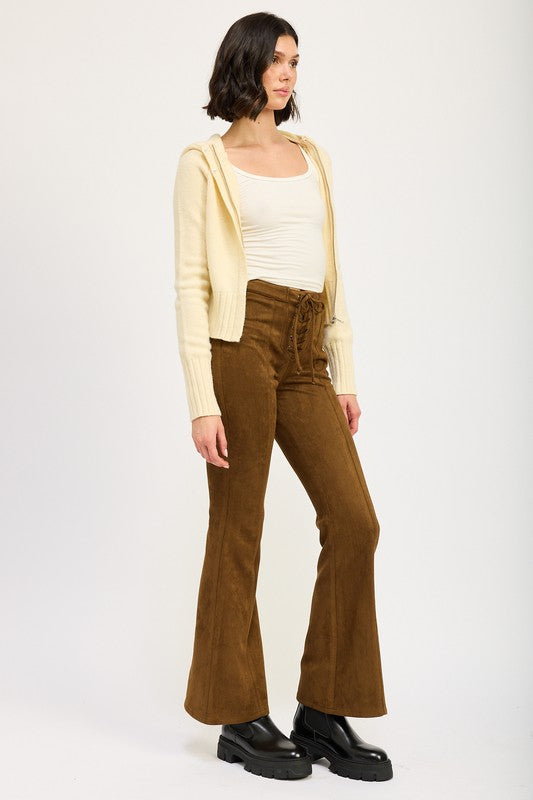 Ribbed Cropped Zip-Up Sweater – outfit idea for women | Ro + Ivy