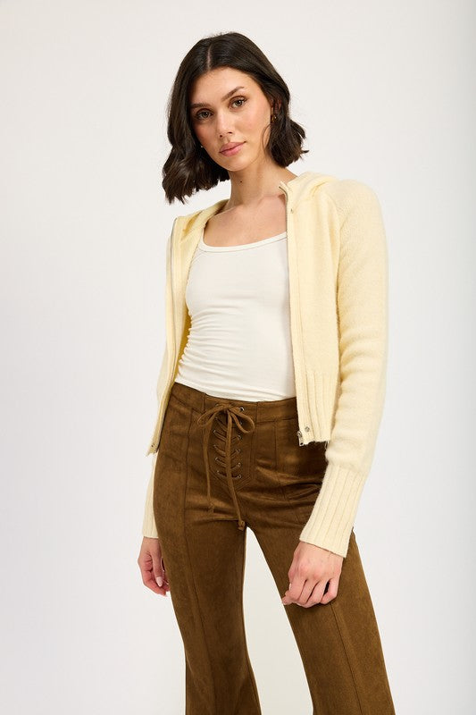 Ribbed Cropped Zip-Up Sweater – outfit idea for women | Ro + Ivy