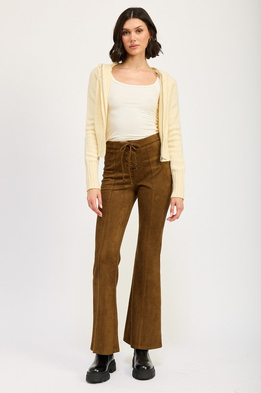 Ribbed Cropped Zip-Up Sweater – outfit idea for women | Ro + Ivy