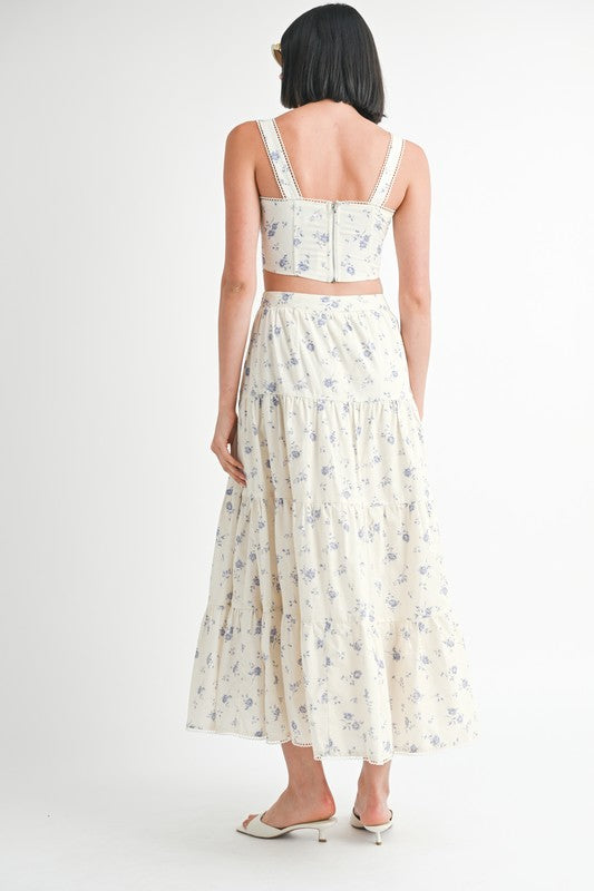 Floral Wide Strap Sweetheart Neck Crop Top | Trendy Crop Tops Outfit Idea for Women by Ro + Ivy | Elevated Basics, Modern Comfort & Style