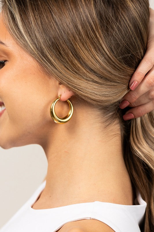 18K Stainless Steel Mod Hoop Earrings – outfit idea for women | Ro + Ivy