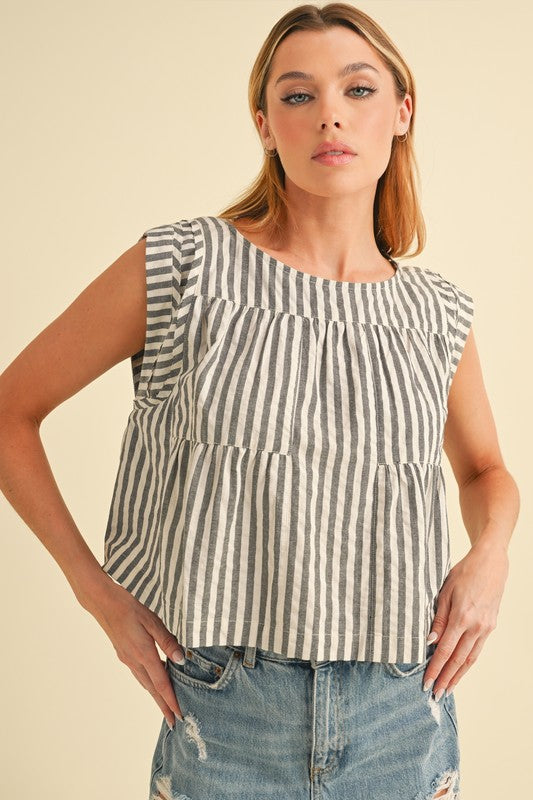 Cait Striped Short Sleeve Top – outfit idea for women | Ro + Ivy