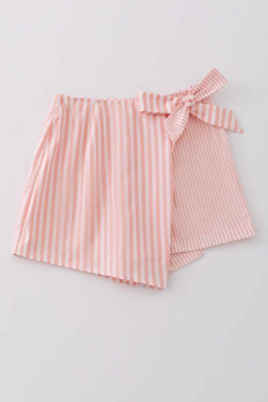Striped Mini Skort with Bow – Pink outfit idea for women | Ro + Ivy