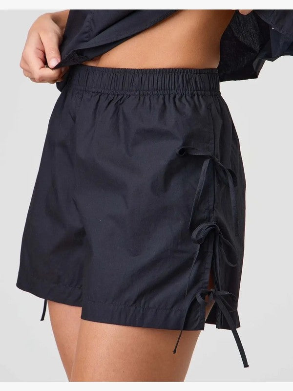 Elastic Waist Striped Side Bow Tie Shorts – Black outfit idea for women | Ro + Ivy
