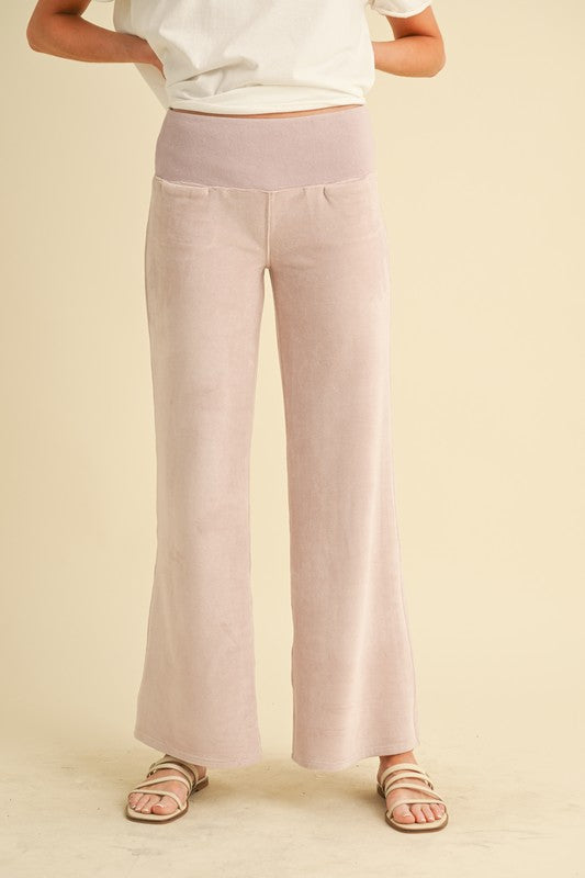 Gini Loungewear Pants – PINK S outfit idea for women | Ro + Ivy