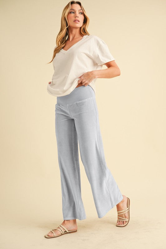 Gini Loungewear Pants – outfit idea for women | Ro + Ivy