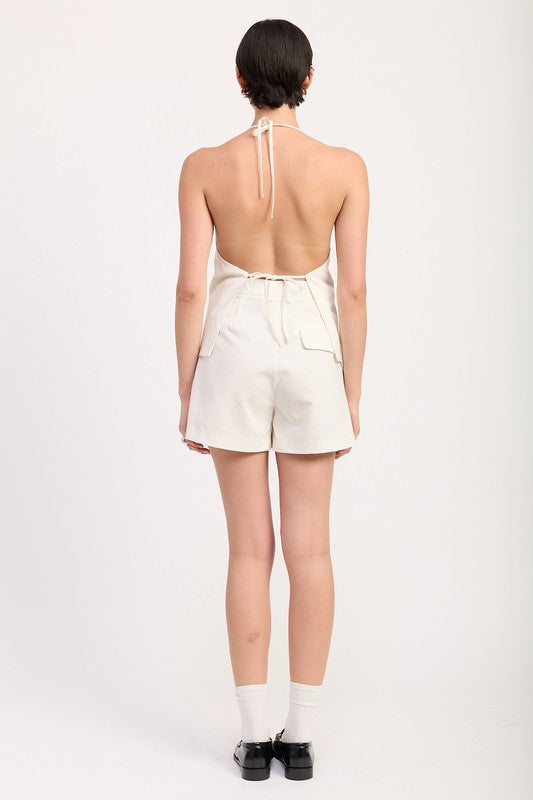 High Waisted Pleated Shorts – outfit idea for women | Ro + Ivy