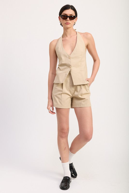High Waisted Pleated Shorts – OATMEAL outfit idea for women | Ro + Ivy