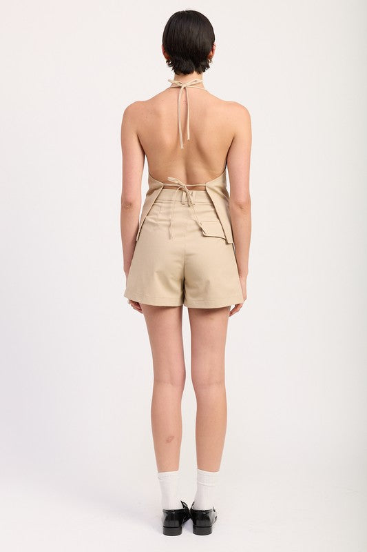 High Waisted Pleated Shorts – outfit idea for women | Ro + Ivy