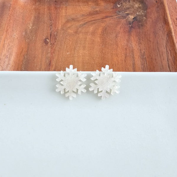 Christmas Snowflake Stud Earrings | Trendy Earrings Outfit Idea for Women by Ro + Ivy | Elevated Basics, Modern Comfort & Style
