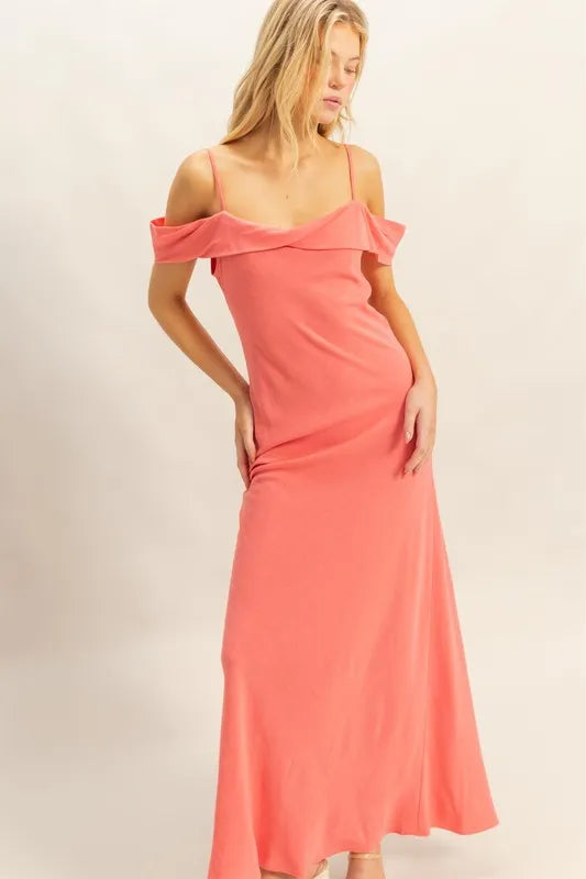 Flattering Fit Cami Maxi Dress – outfit idea for women | Ro + Ivy