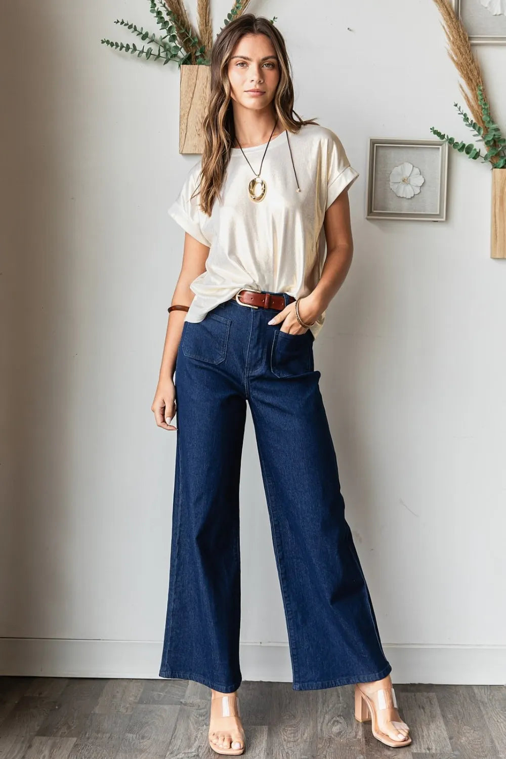 High Waist Wide Leg Jeans in Indigo – outfit idea for women | Ro + Ivy