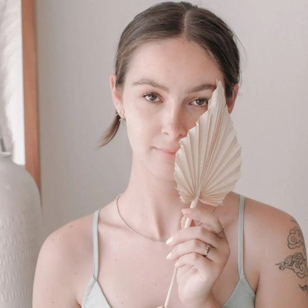 June Arch Stud Earrings – outfit idea for women | Ro + Ivy