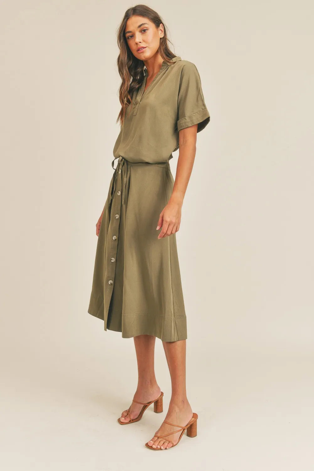 Short Sleeve Top And Button Down Midi Skirt Set – outfit idea for women | Ro + Ivy