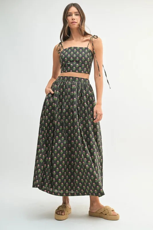 Floral Crop Top And Skirt Set – outfit idea for women | Ro + Ivy
