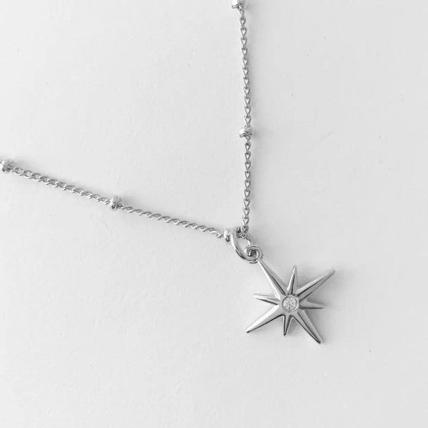 North Star Necklace – outfit idea for women | Ro + Ivy