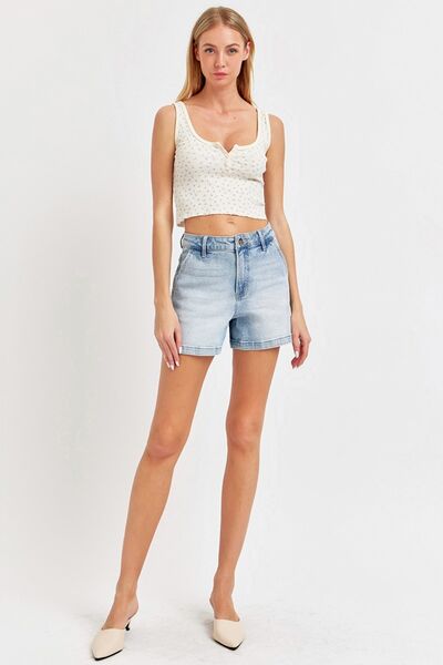 Full Size High Rise Denim Shorts Trendy Shorts Outfit Idea for Women | Ro + Ivy
