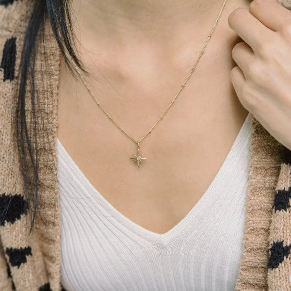 North Star Necklace – outfit idea for women | Ro + Ivy