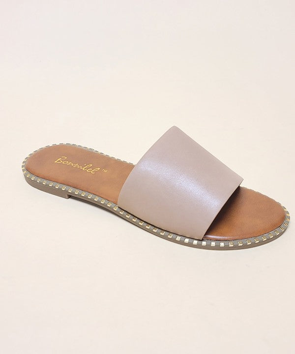 Wide Strap Open Toe Slide Sandals Trendy Slides Outfit Idea for Women | Ro + Ivy