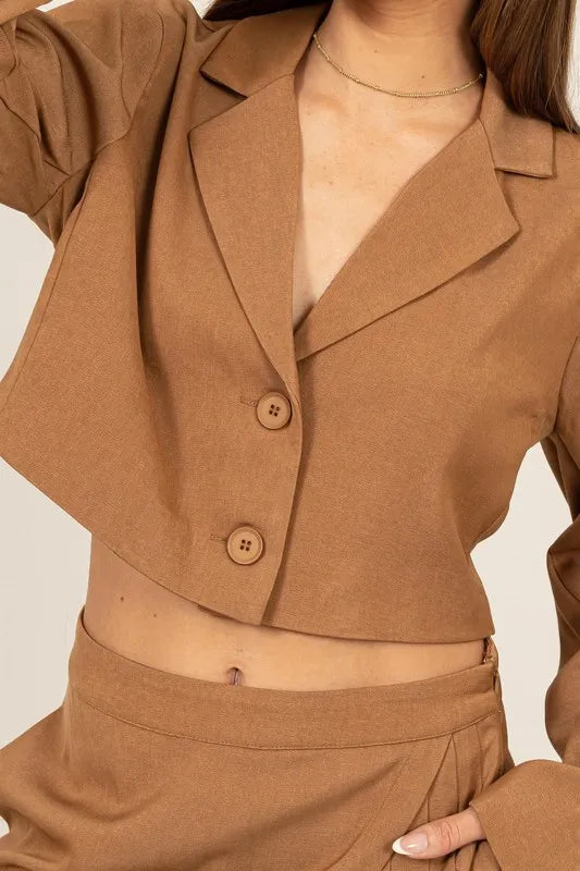 Cropped Button-Down Blazer In Khaki – outfit idea for women | Ro + Ivy
