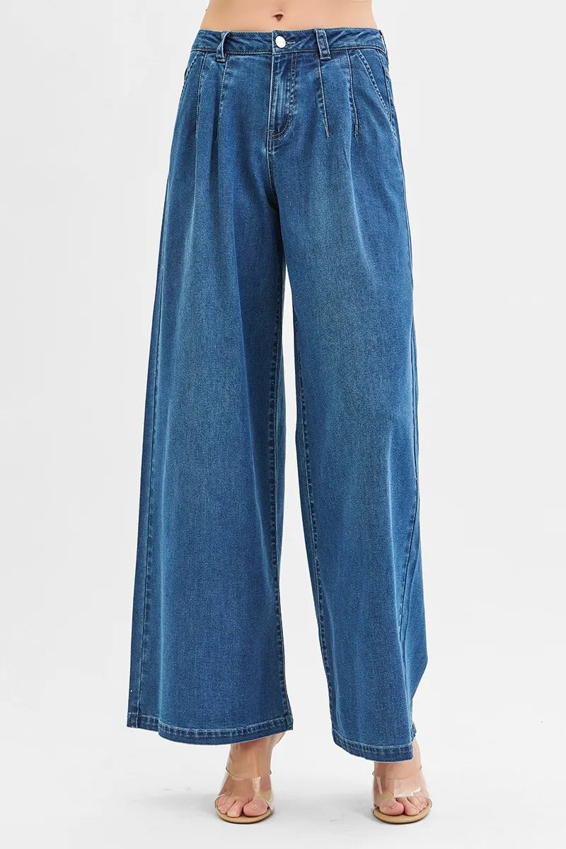 Mid Rise Fit Wide Leg Knit Denim Jeans – outfit idea for women | Ro + Ivy