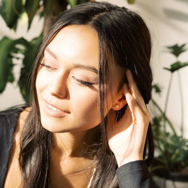 Daisy Stud Earrings – outfit idea for women | Ro + Ivy