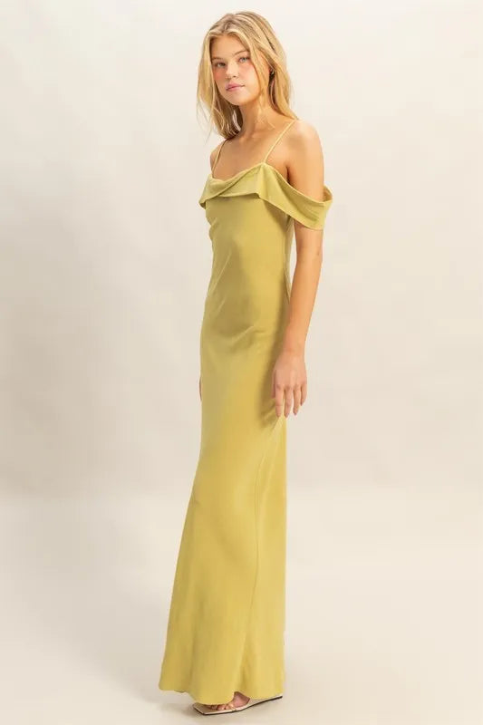 Flattering Fit Cami Maxi Dress – outfit idea for women | Ro + Ivy