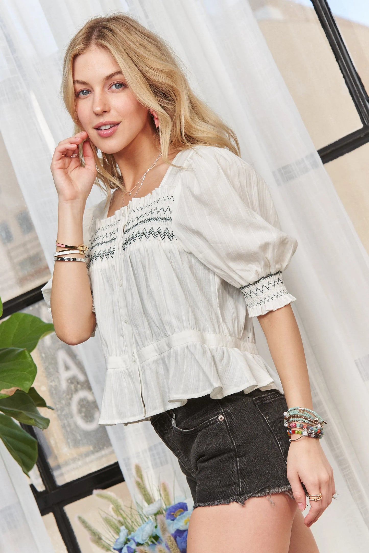 Smocked Puff Sleeve Peasant Blouse – outfit idea for women | Ro + Ivy