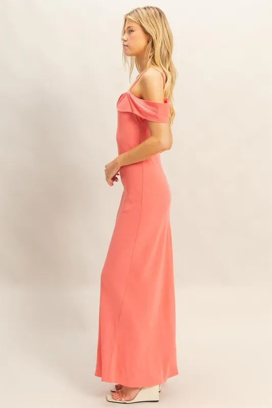 Flattering Fit Cami Maxi Dress – outfit idea for women | Ro + Ivy