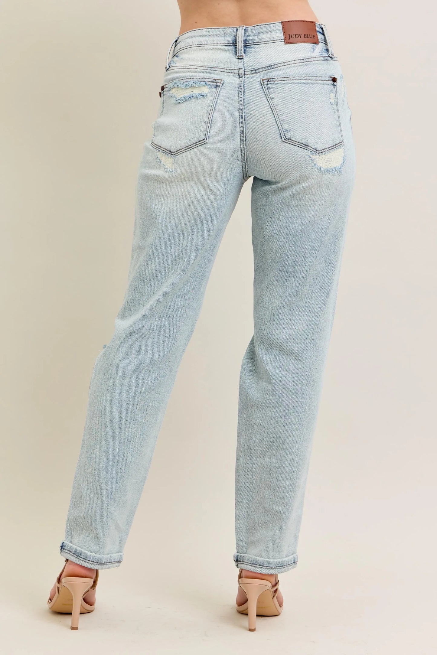 Distressed Single Cuff Boyfriend Jeans – outfit idea for women | Ro + Ivy