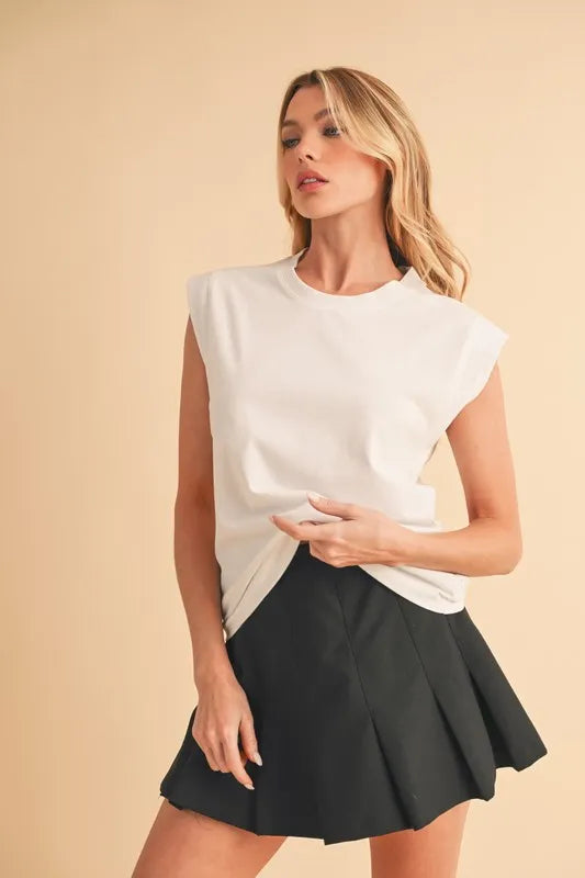 Solid Color Round Neck Tank Top – outfit idea for women | Ro + Ivy
