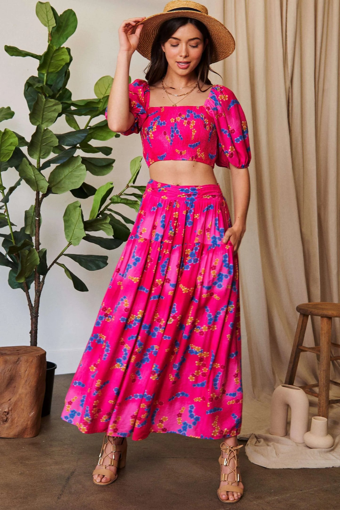 Smocing Bodice Puff Short Sleeve Printed Crop Top – outfit idea for women | Ro + Ivy